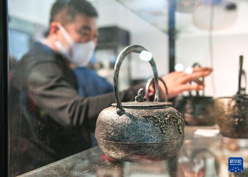 多元文化展風(fēng)采 多國(guó)工藝品扮靚中俄博覽會(huì)工藝美術(shù)品展區(qū)